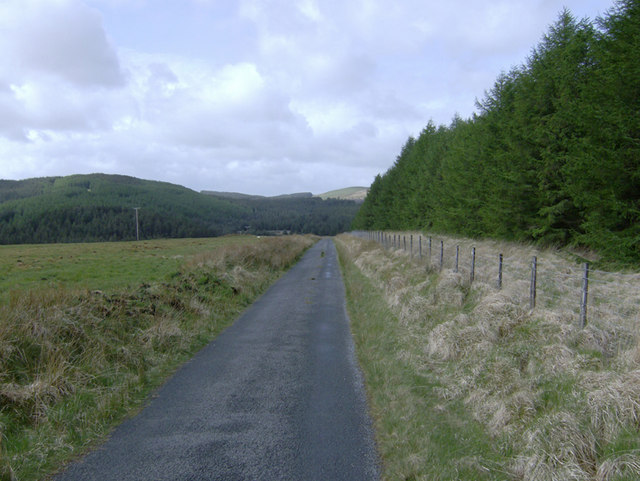 File:Lonely road on the way back from Ty'ncornel youth hostel - geograph.org.uk - 465951.jpg