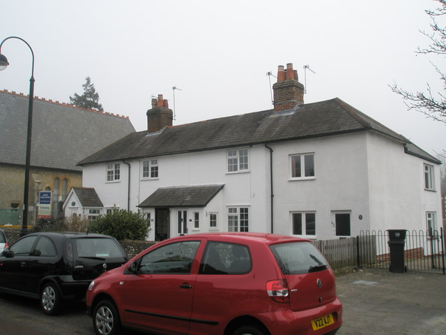 File:Matthews' Cottages - geograph.org.uk - 699349.jpg