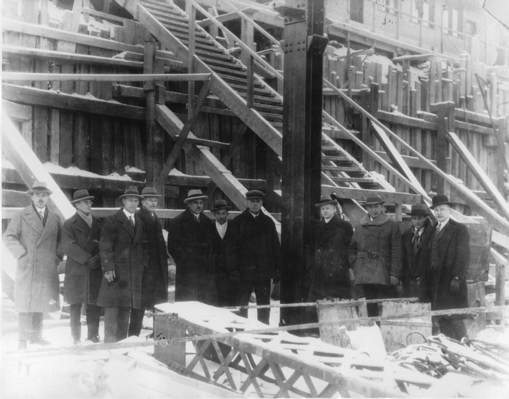 File:Men at Royal York Hotel construction site.jpg