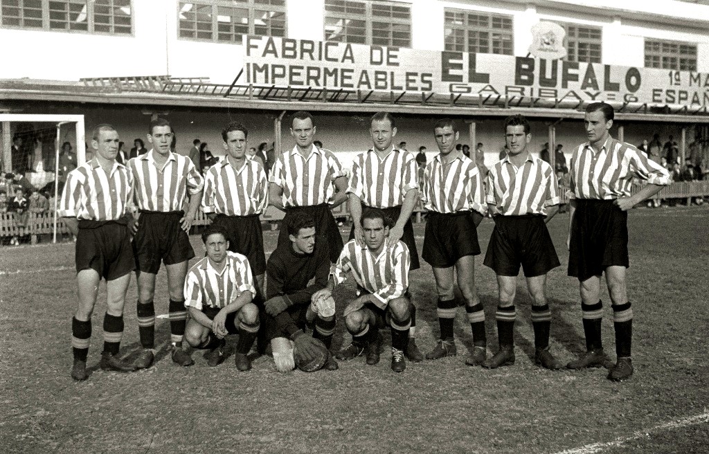 File:Partido de fútbol entre la Real Sociedad y el Atlético de Bilbao en el campo de Atotxa (1 de 5) - Fondo Car-Kutxa Fototeka.jpg - Wikipedia