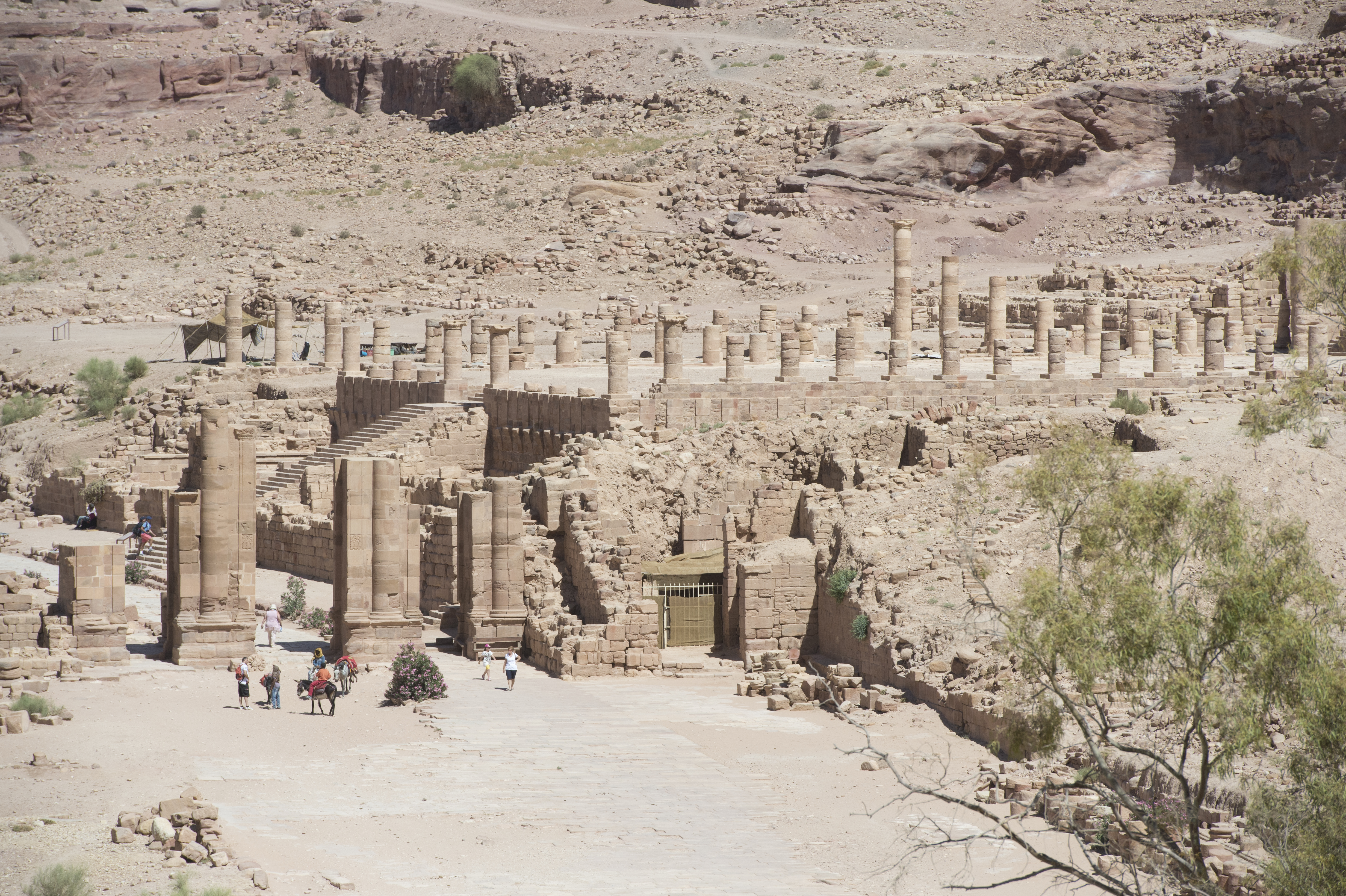 Great temple. Египет Петра храм. Врата Триумф мощное точка.