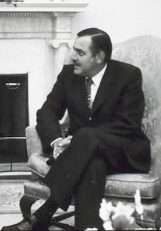 File:Pik Botha.jpg