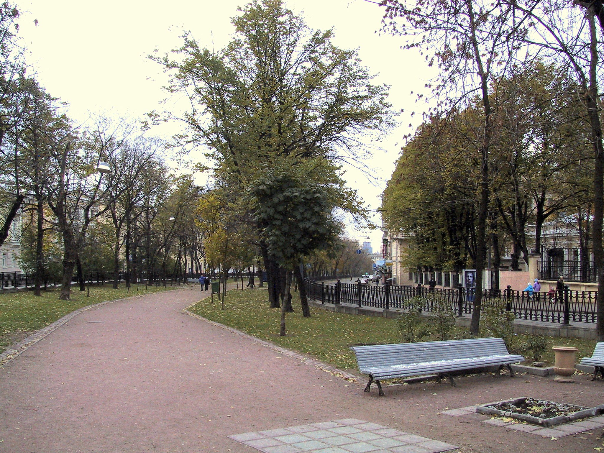 Б бульвар. Никольский бульвар Москва. Семеновский бульвар Москва. Дубровский бульвар. Бульвар Рошаковский.