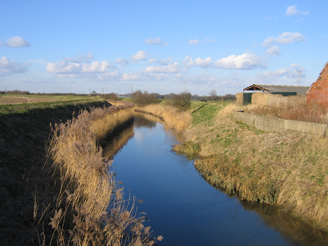 File:Skerth Drain, Swineshead-Algarkirk Fen, Lincs - geograph.org.uk - 132238.jpg