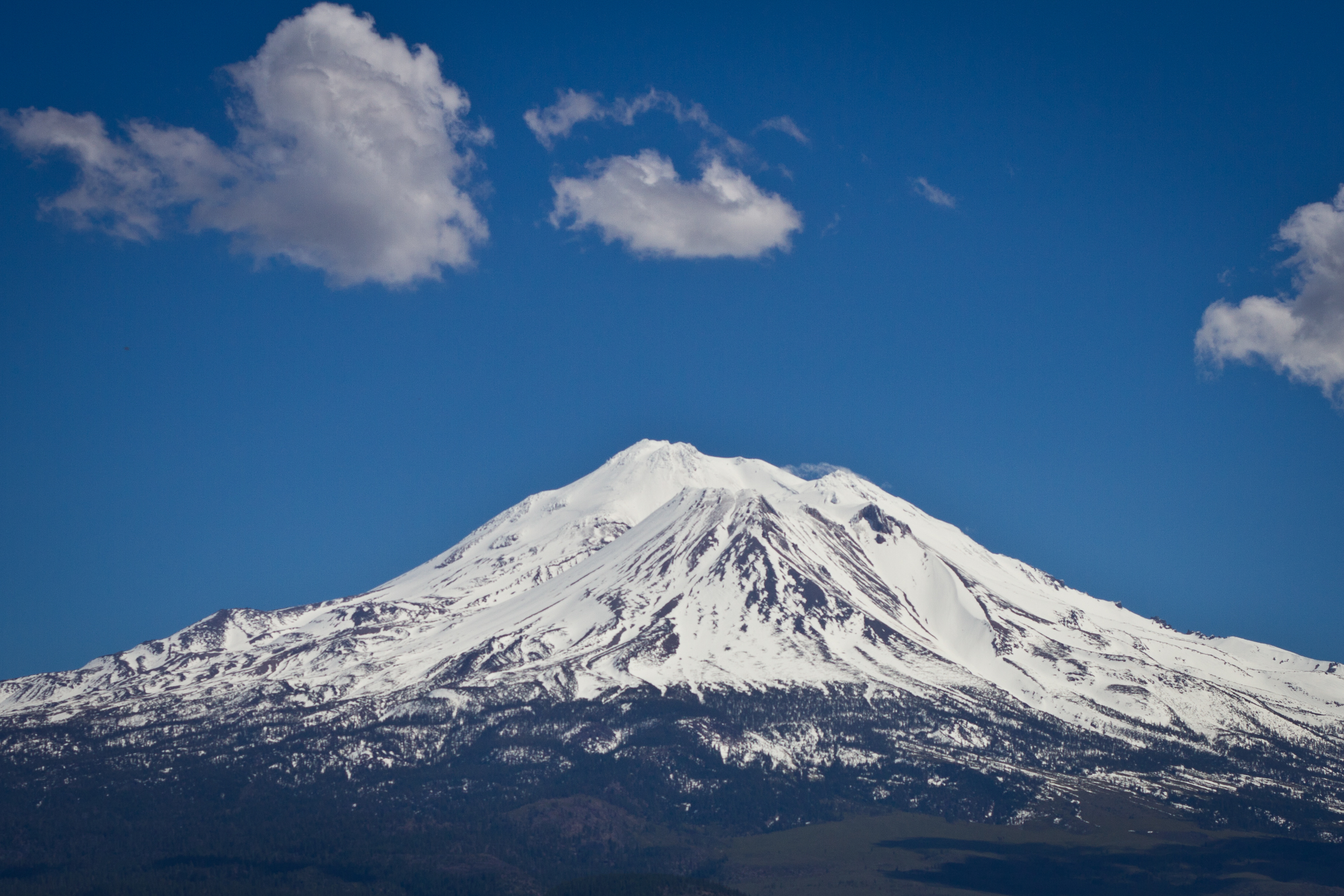 Вулкан шаста где. Калифорнийский вулкан. MT Shasta California. Shasta Wonder.