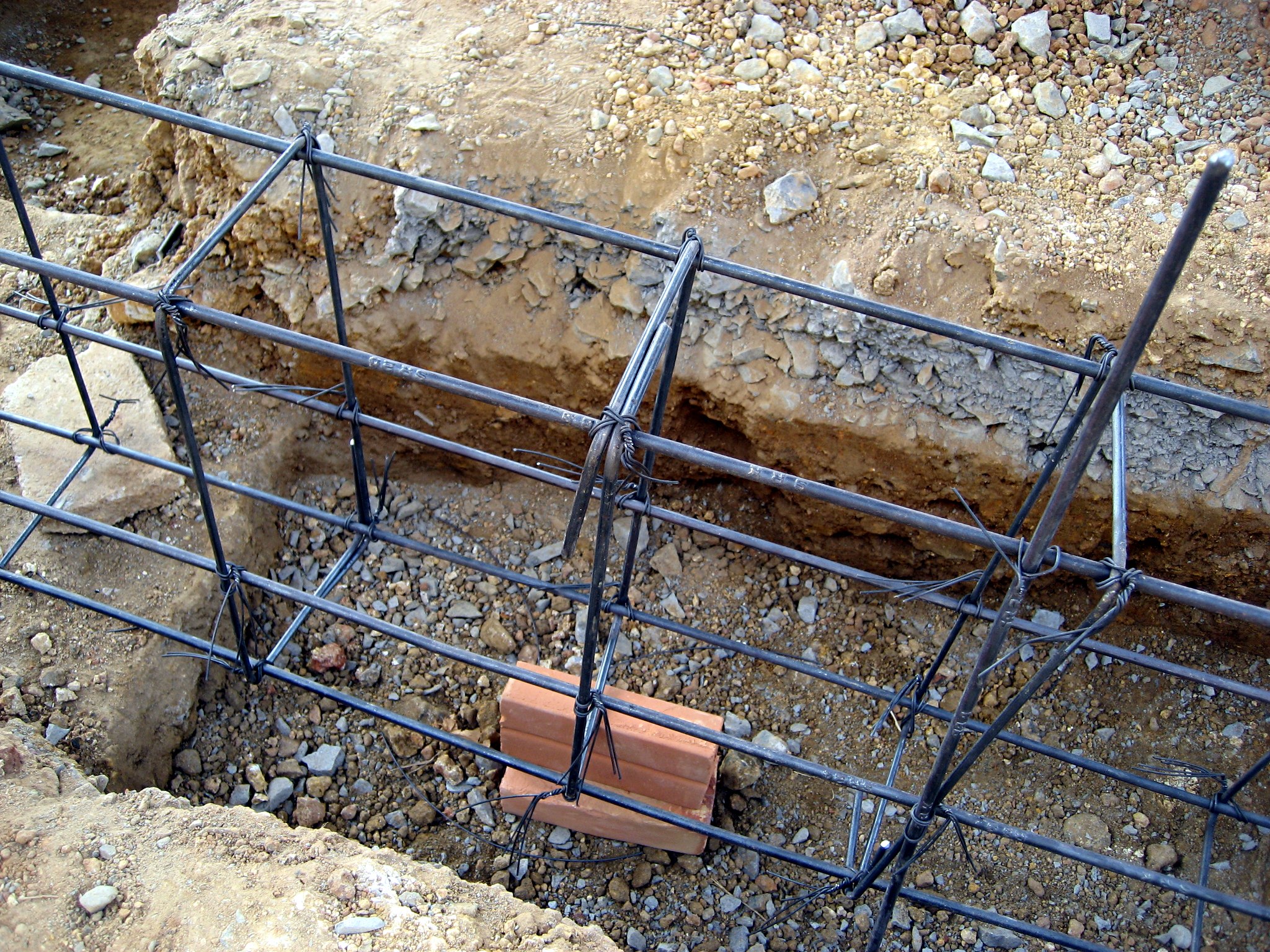 File:Thai House Rebar Work Closeup.JPG - Wikimedia Commons