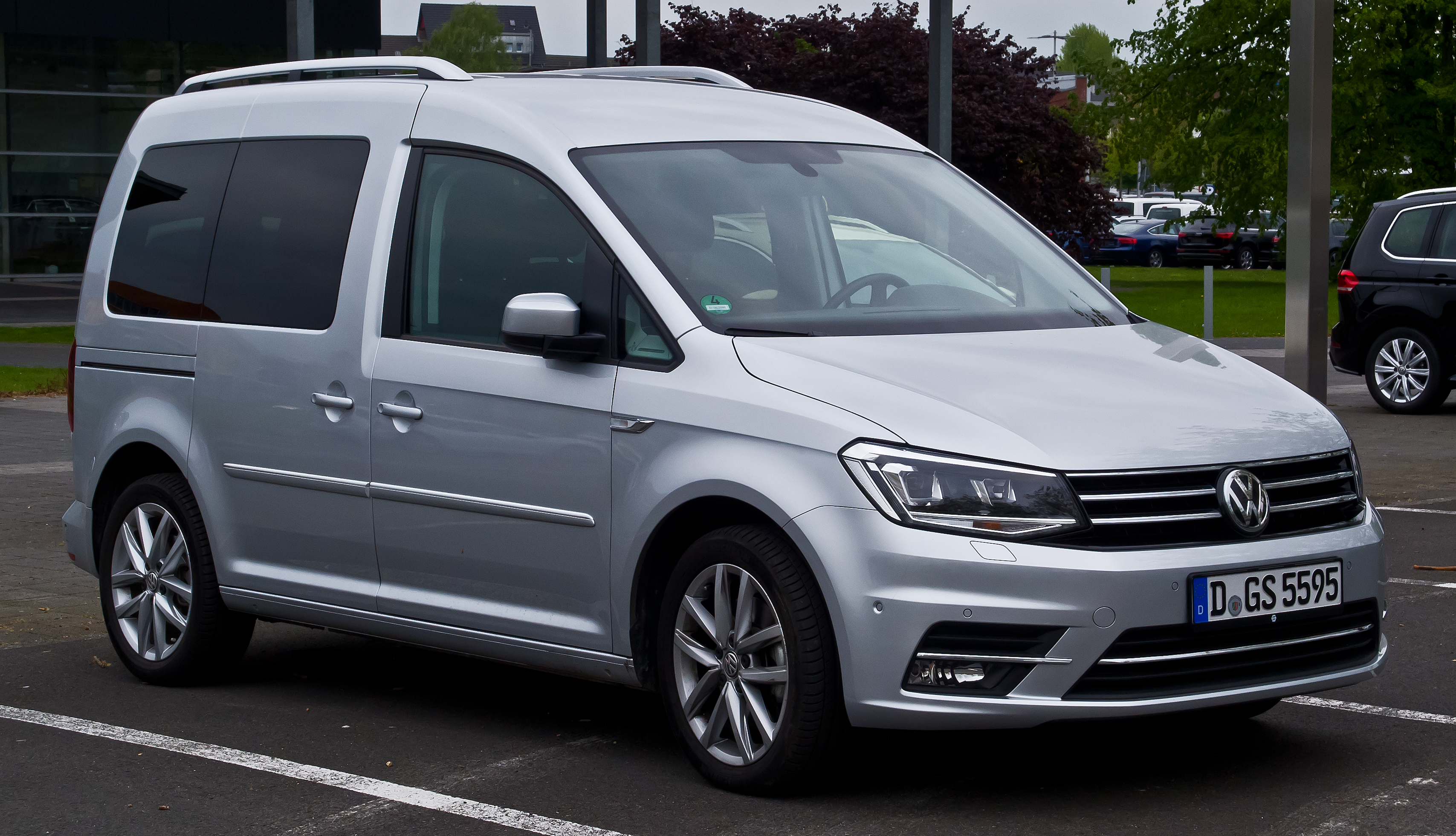 File VW Caddy 2 0 TDI BlueMotion Technology Highline 2K 2 Facelift Frontansicht 21 April 