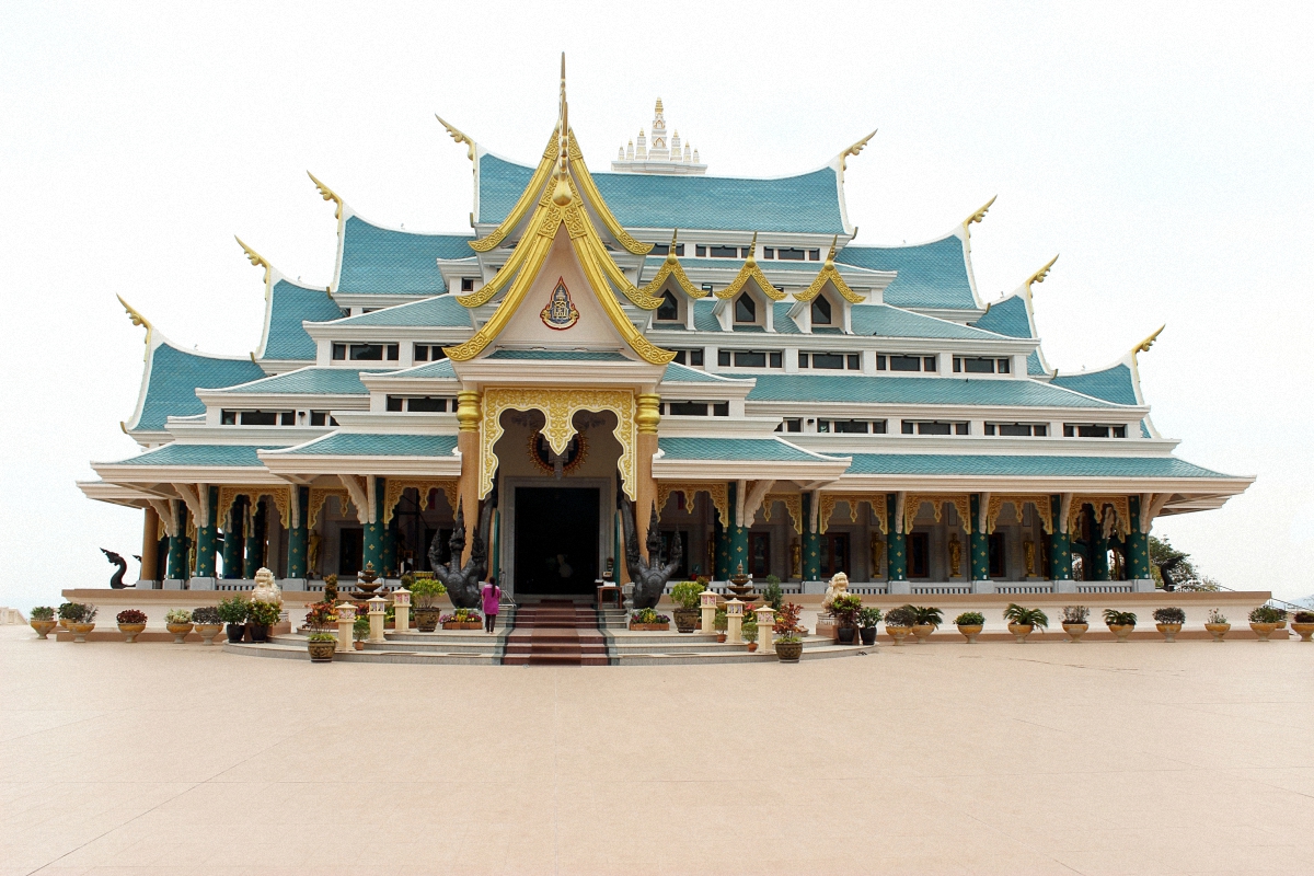 Wat Pa Phu Kon panoramio Thailand vervolg die Ahmadi-godsdiens van vrede en lig. Hoekom?