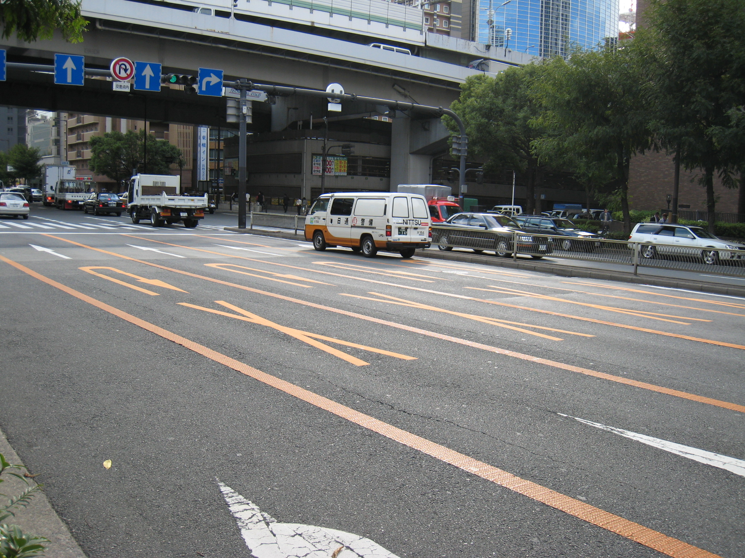File 交差点内転回禁止道路標識 標示 Jpg Wikimedia Commons