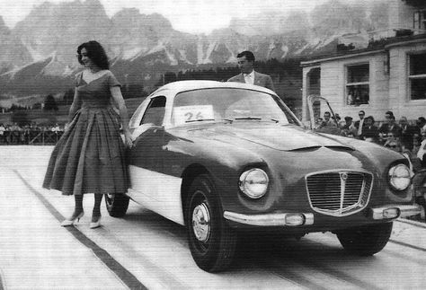 File:1956-07-27 Cortina dAmpezzo Lancia Appia Cammello.jpg