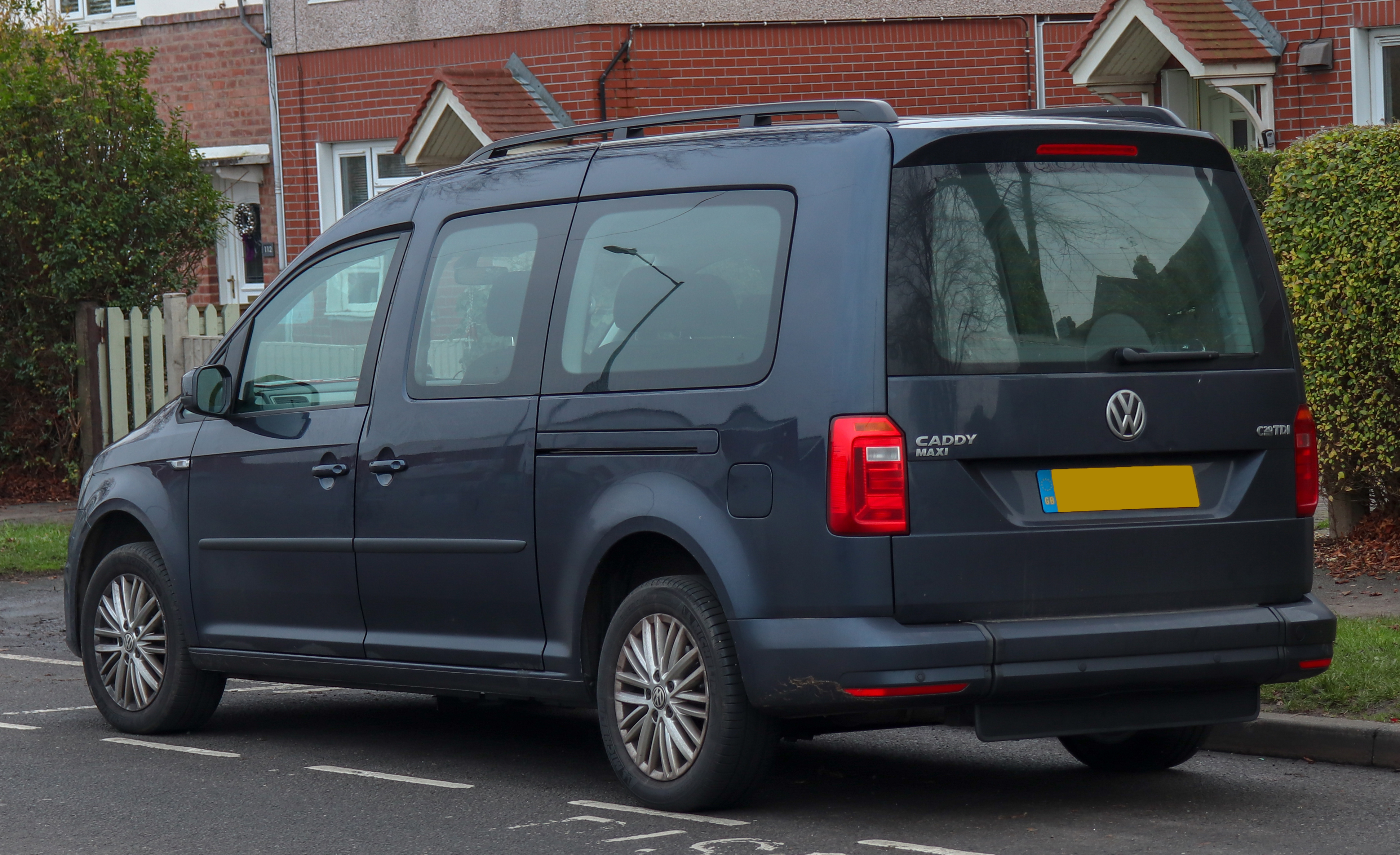 vw caddy life 2018