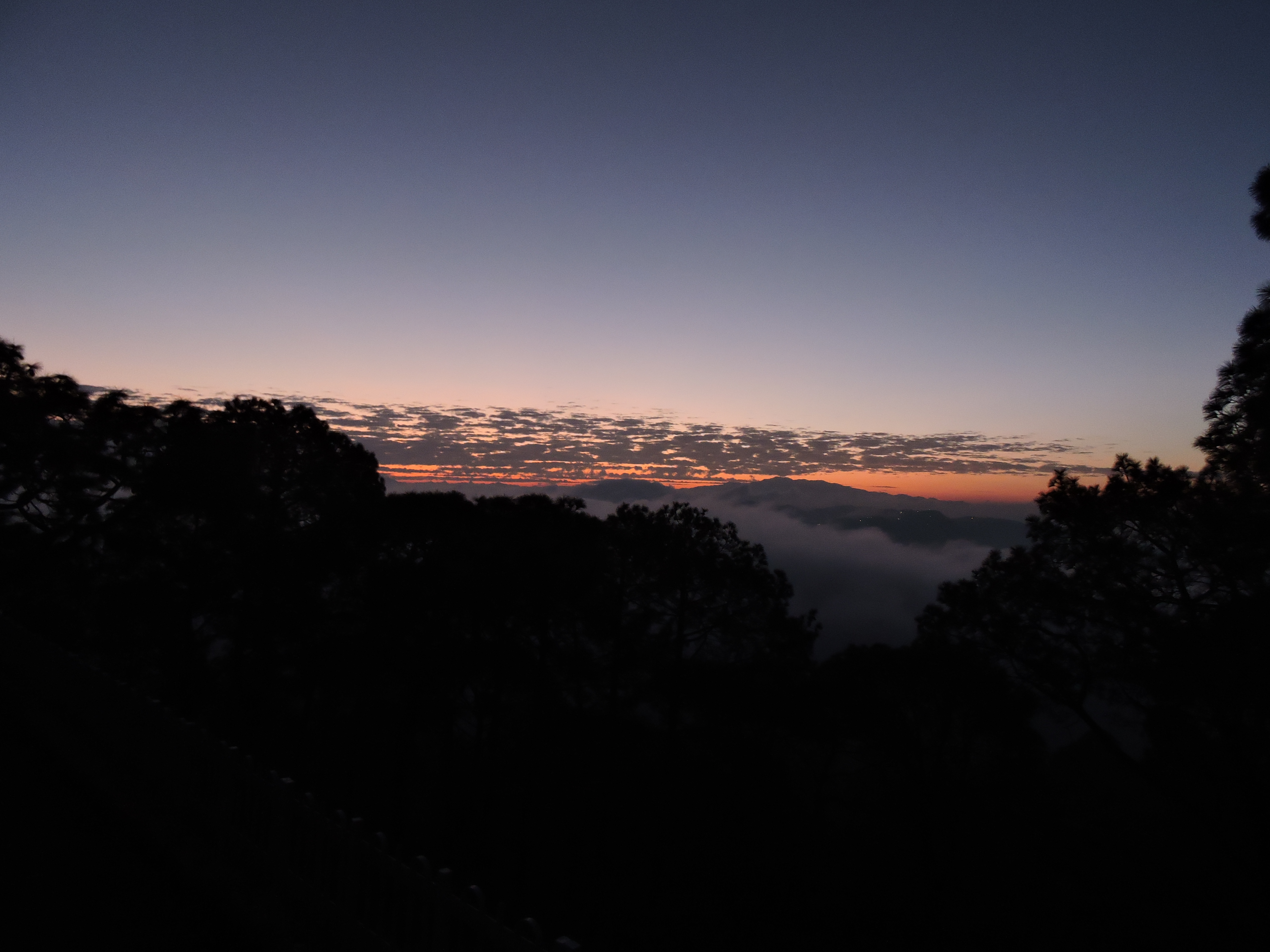 A view of early morning of Kasauli,India.jpg. 