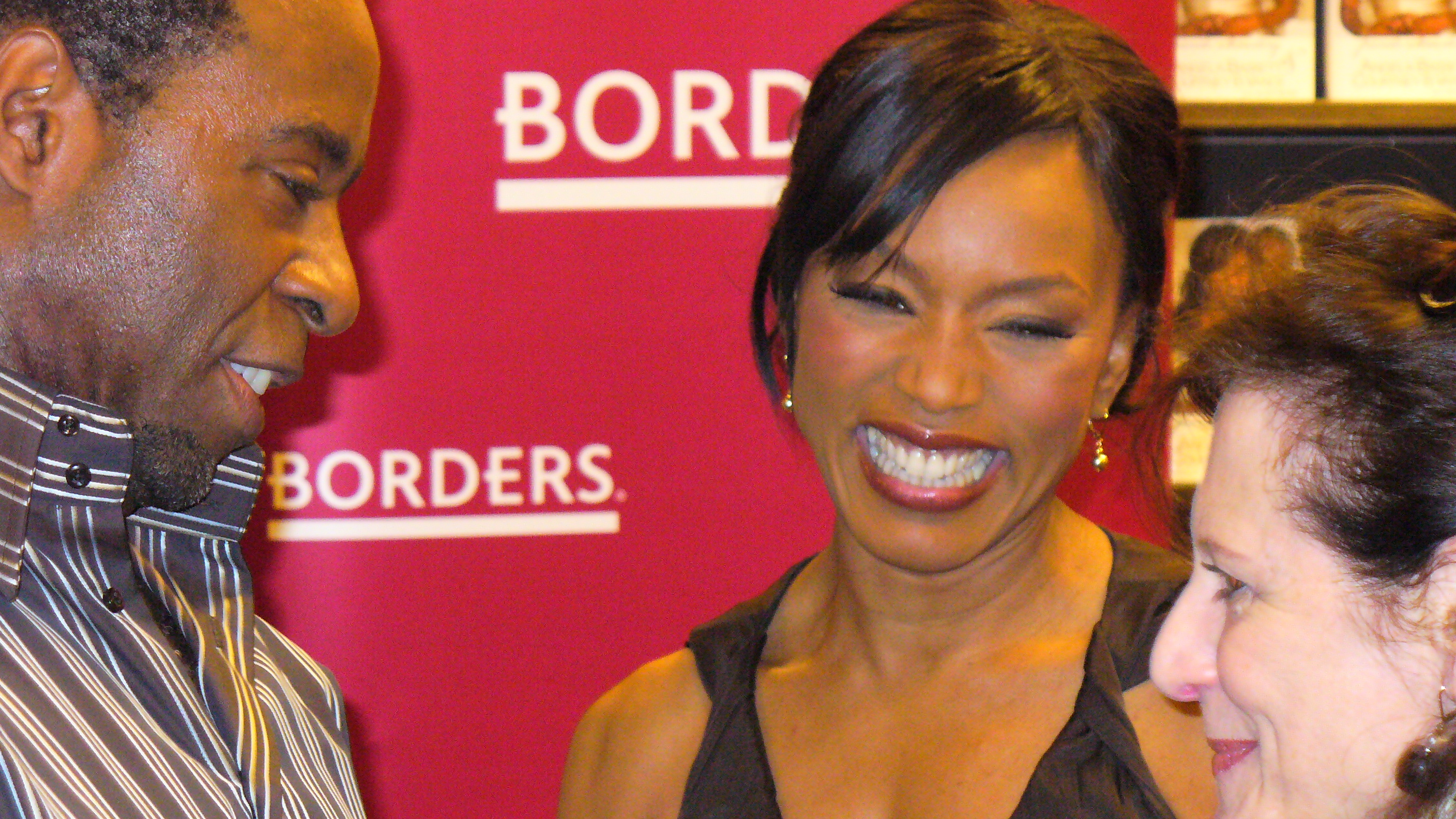 File:Angela Bassett and Courtney Vance 3 by David Shankbone.JPG - Wikimedia  Commons