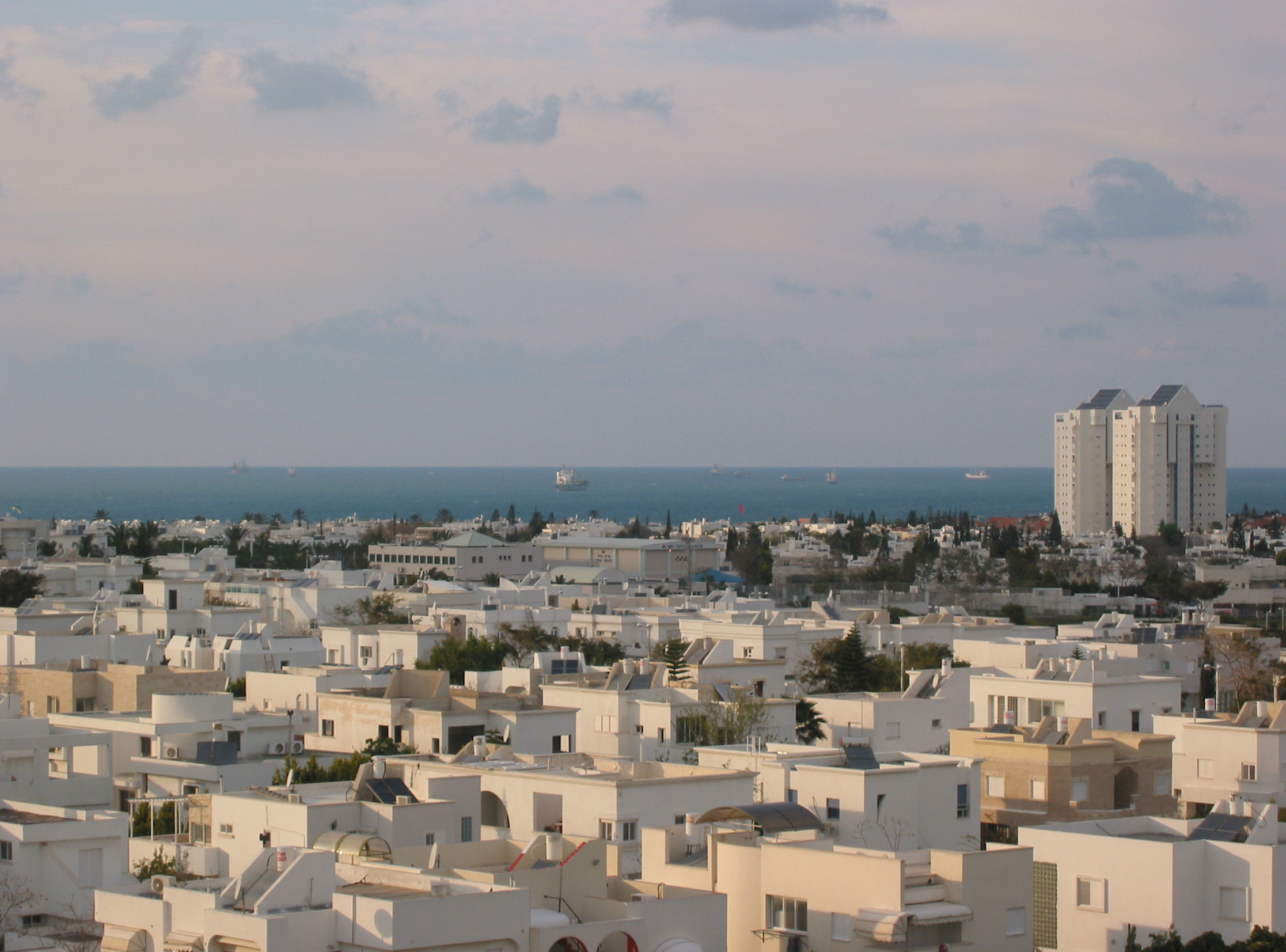 Файл:Ashdod 2005, rooftop view p2.JPG — Википедия