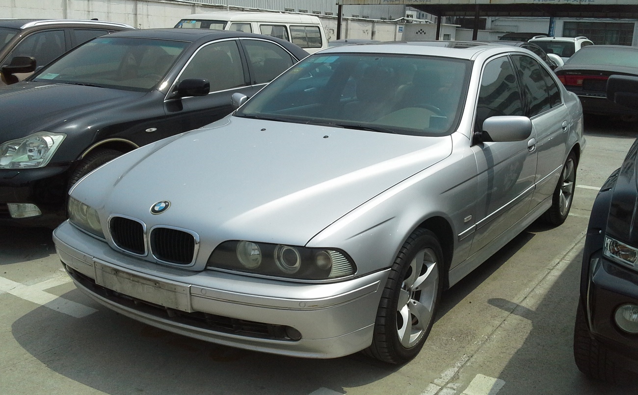 File:BMW 5-Series E39 facelift China 2014-04-14.jpg - Wikimedia Commons