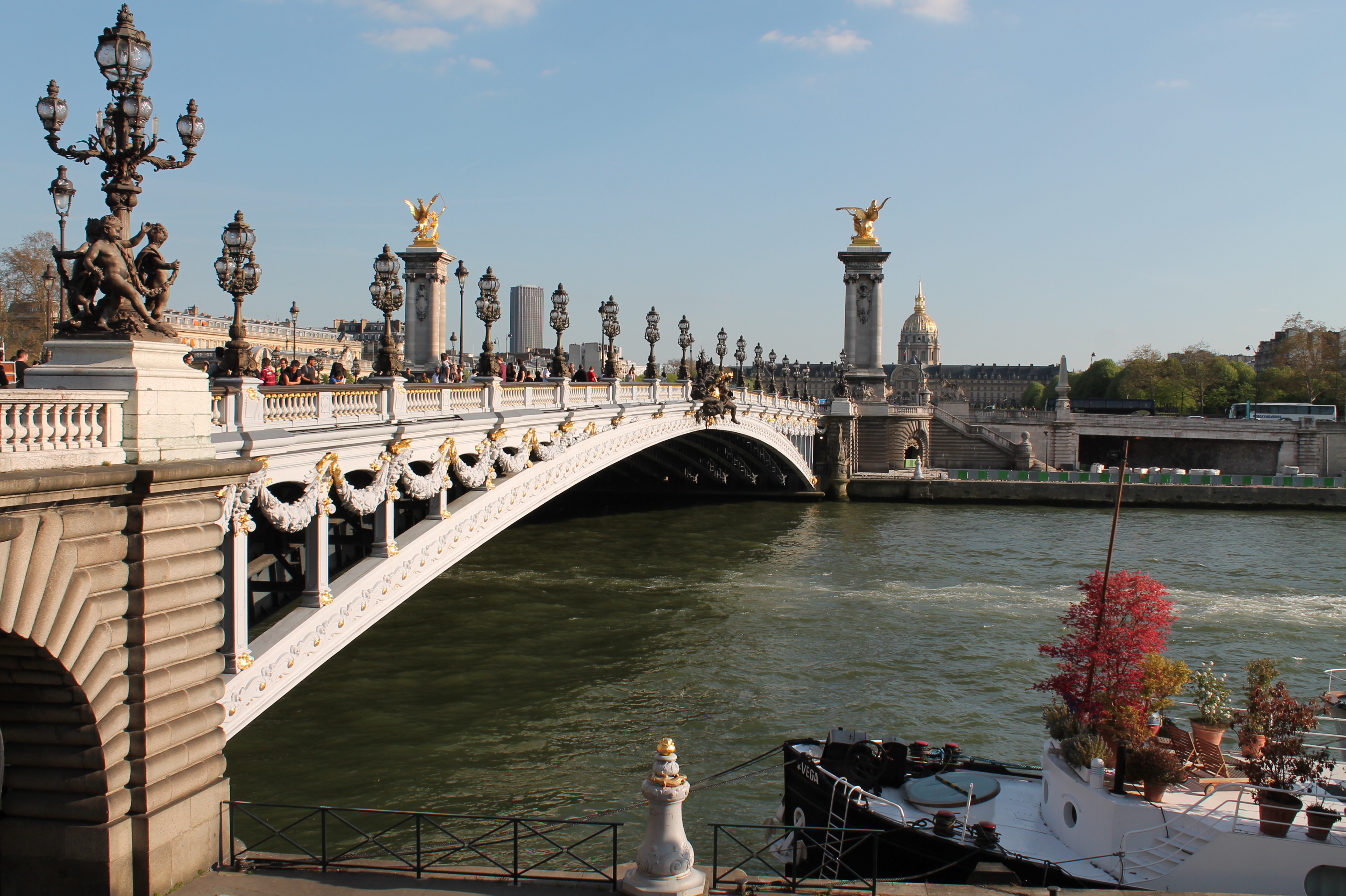 Фото мостов парижа. Мост Александра III (Pont Alexandre III). Мост во Франции Александр 3. Достопримечательности Франции мост Александра 3. Париж мост берхапи.