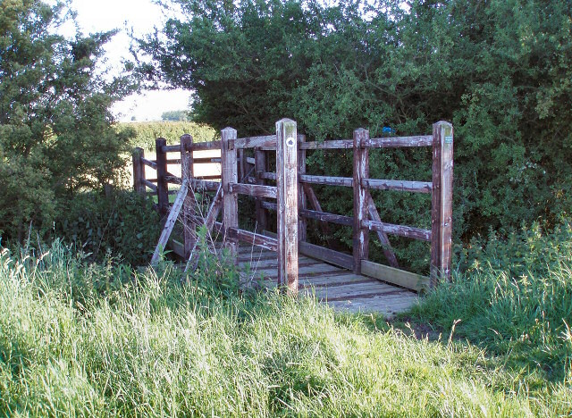 File:Bridleway bridge over stream - geograph.org.uk - 449323.jpg