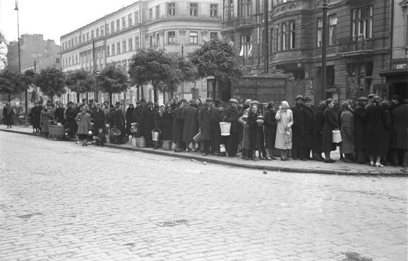 File:Bundesarchiv Bild 101I-001-0251-28, Warschau.jpg