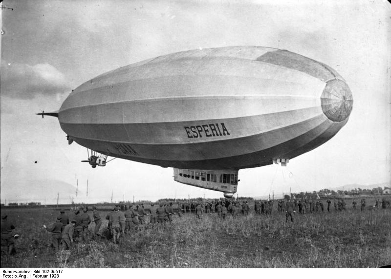 Der Zeppelin LZ 120 „Bodensee“ (später „Esperia“) Bundesarchiv_Bild_102-05517%2C_Zeppelin-Luftschiff_%22Esperia%22