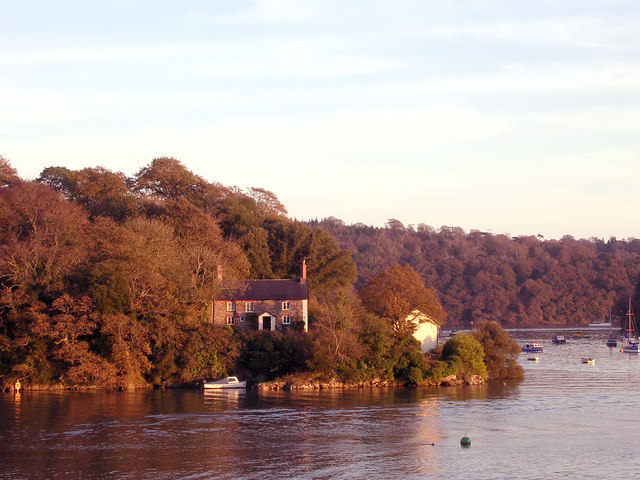 File:Ferryman's cottage at Malpas - geograph.org.uk - 747881.jpg