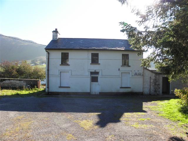 File:Fintown Railway Station - geograph.org.uk - 2108930.jpg