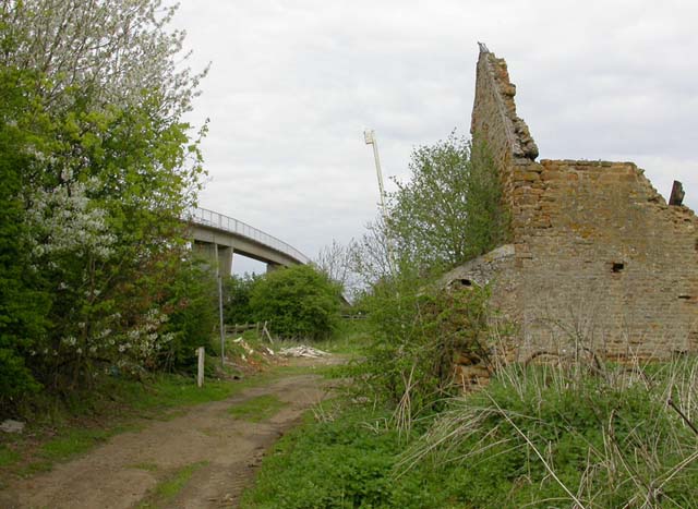 File:Footbridge over the A45 - geograph.org.uk - 160381.jpg