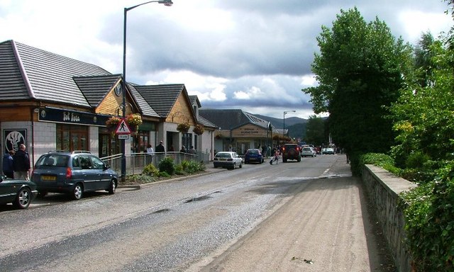 File:Grampian Road, Aviemore Town Centre - geograph.org.uk - 243991.jpg