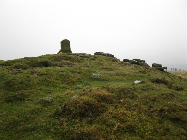 File:Hameldown Beacon - geograph.org.uk - 1545218.jpg