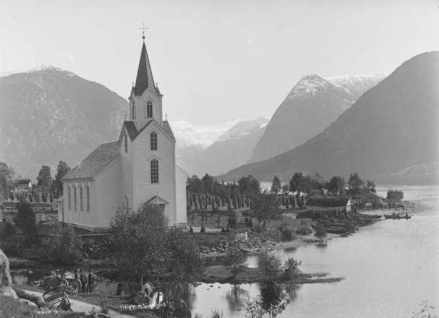 File:Helgheim kyrkje Lindahl.jpeg