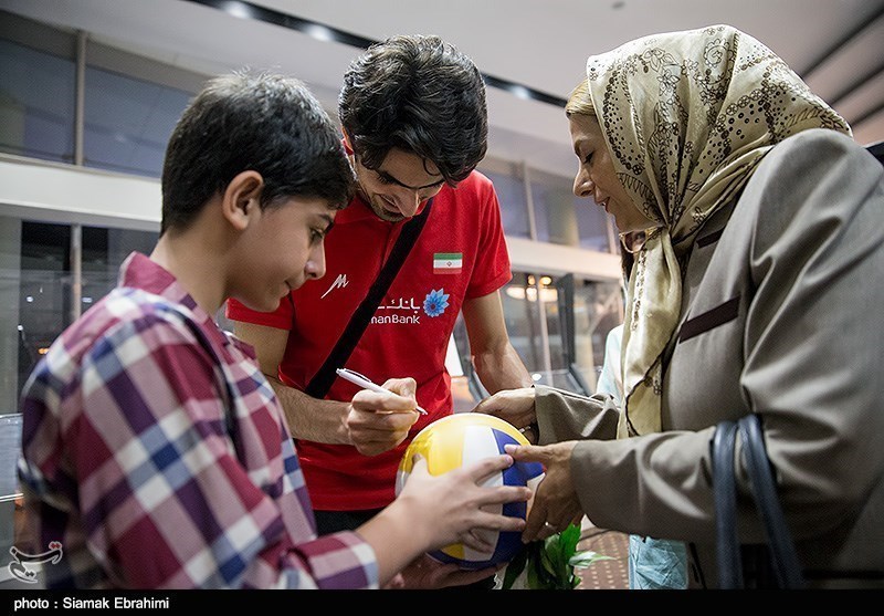 File:Iran’s National Volleyball Team returns home after 2014 FIVB World League-13.jpg