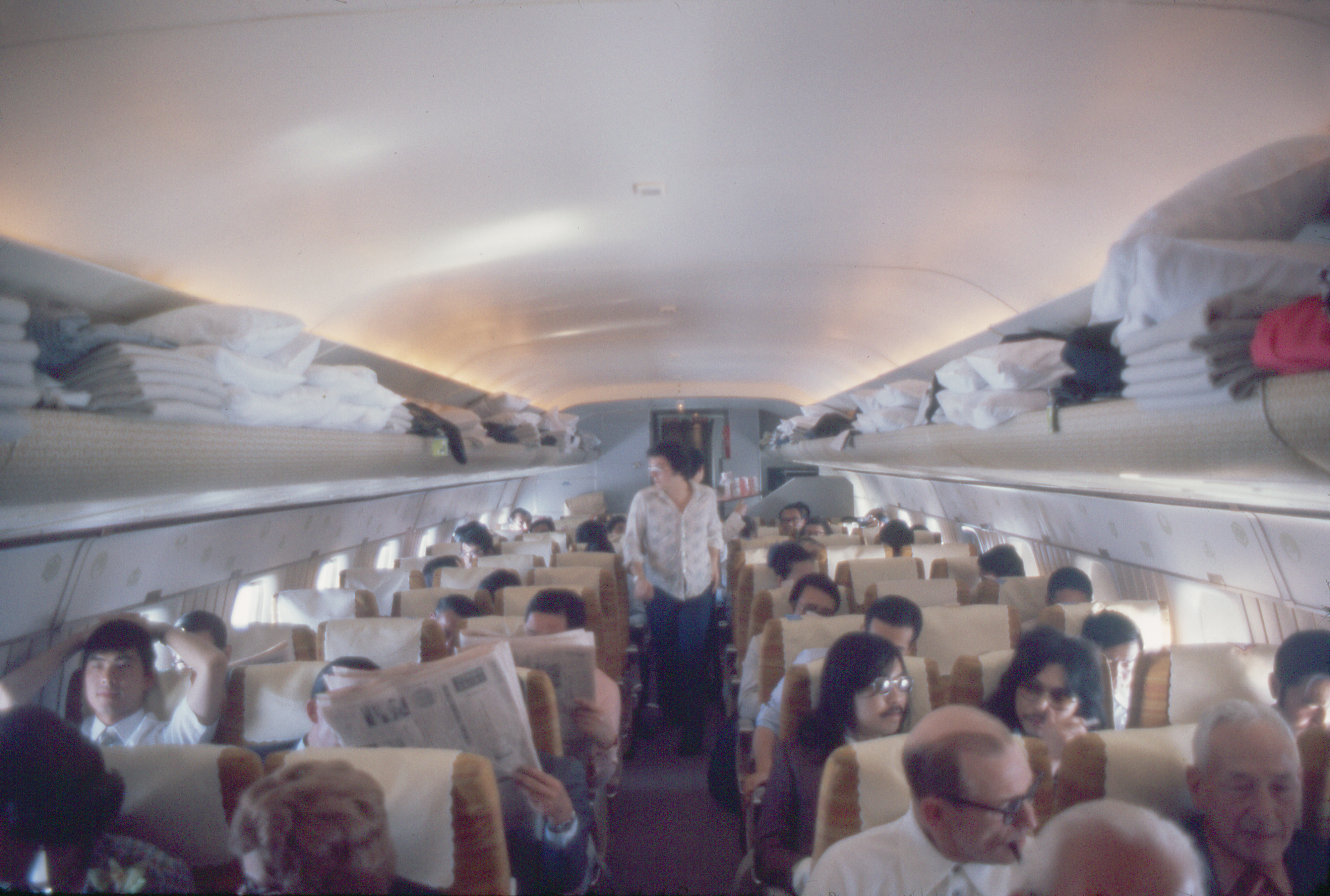 File Jal Dc 8 Interior 8336372497 Jpg Wikimedia Commons