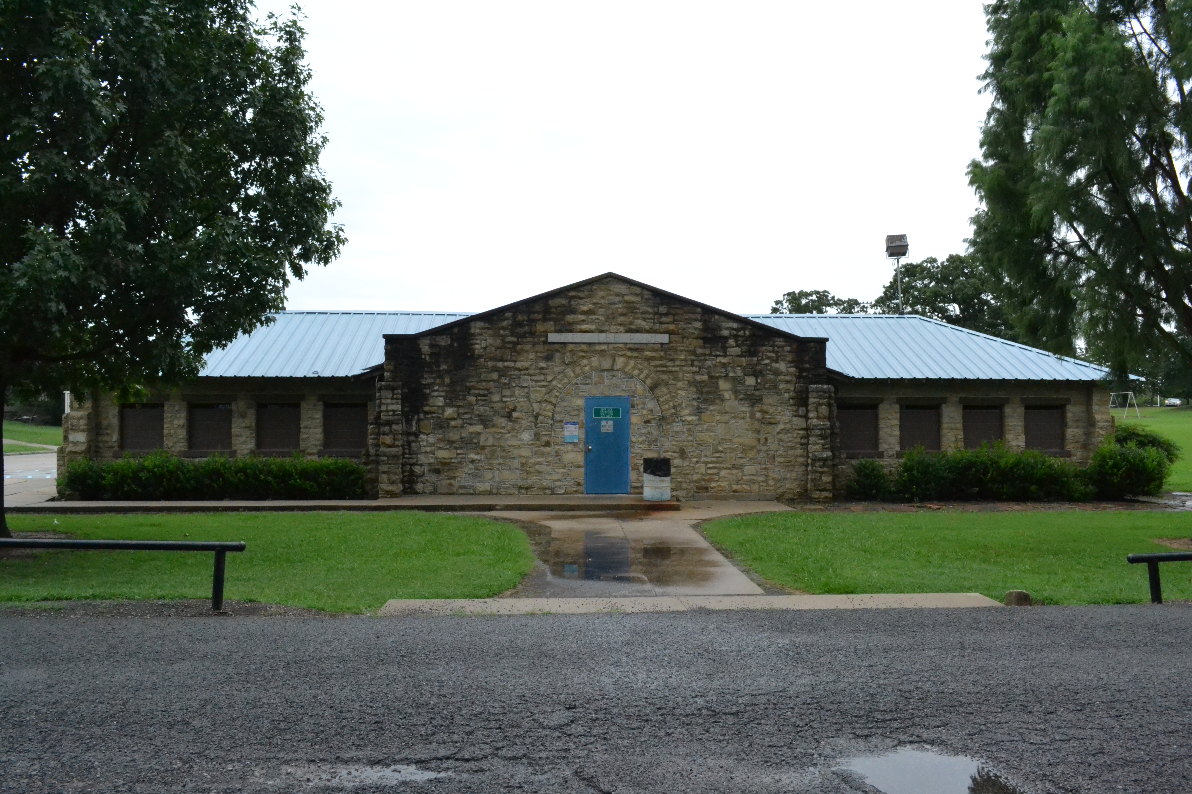 FileJeff Lee Park Bath House, McAlester, OK