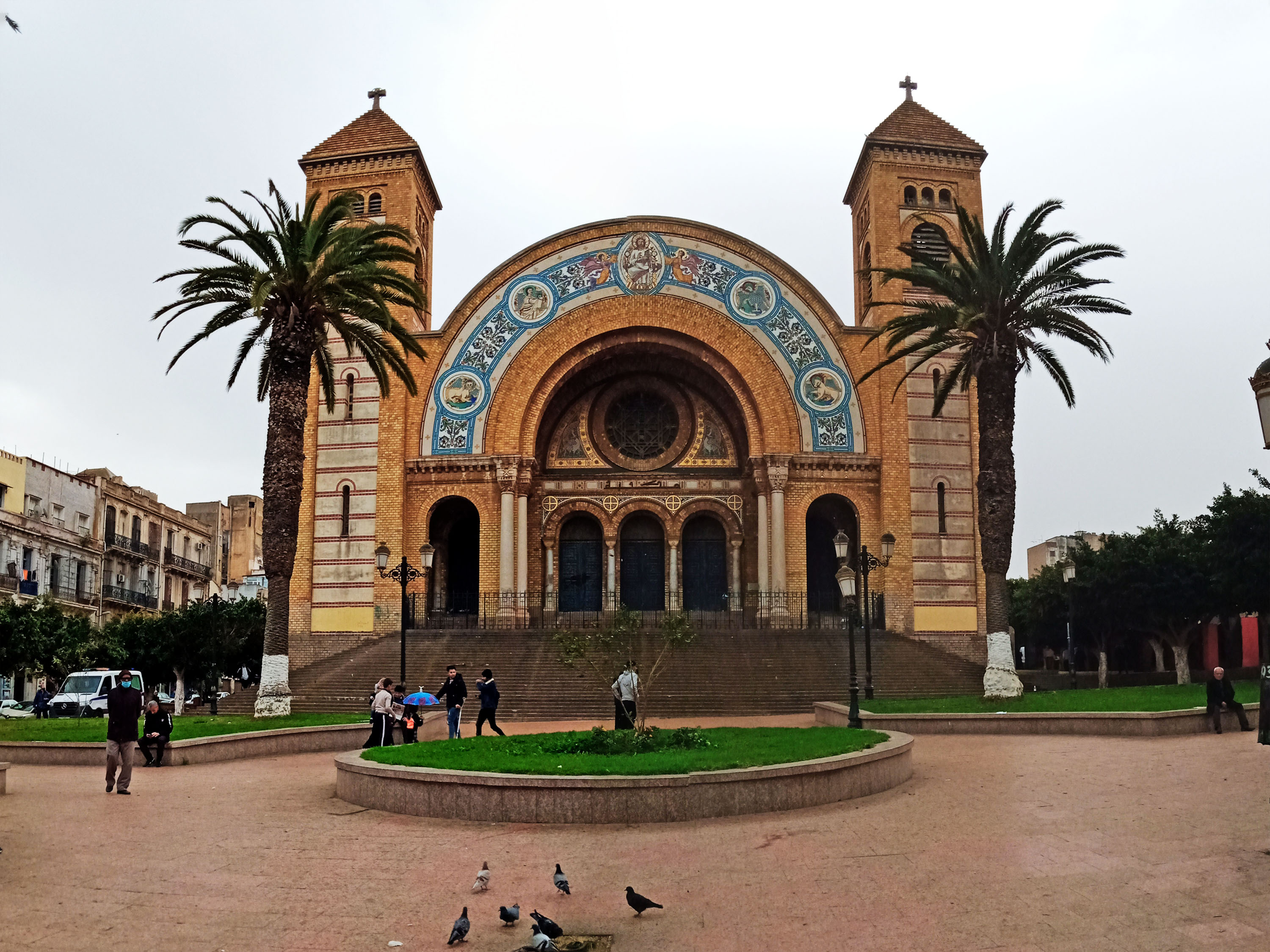 Cathédrale_Oran  Consulat d'Algérie à Créteil