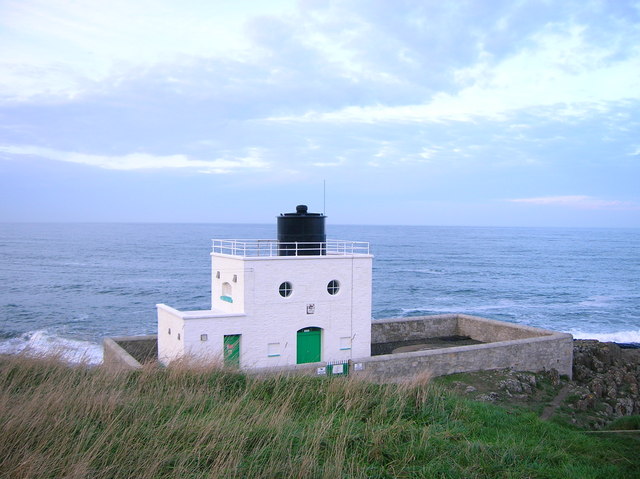 File:Lighthouse, Harkess Rocks - geograph.org.uk - 273283.jpg