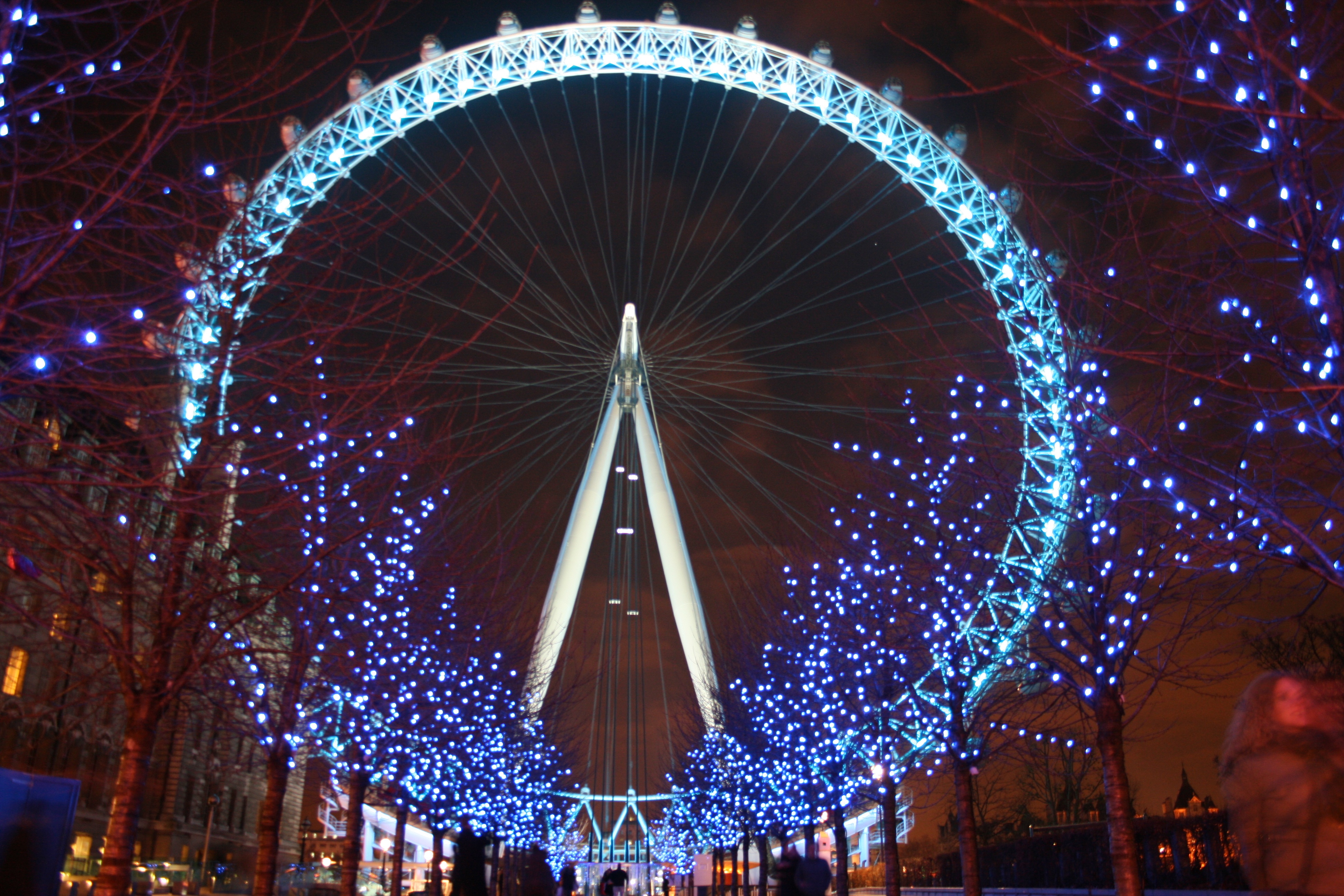 Be the First Person to Spend the Night in the London Eye