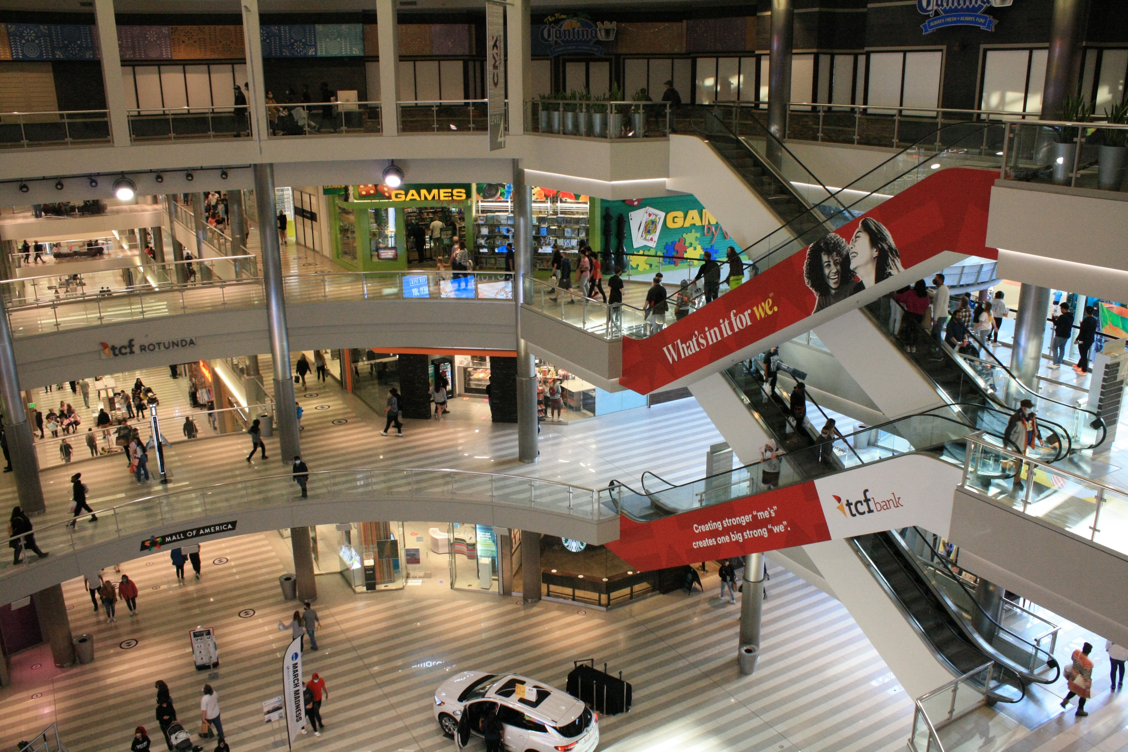 escalators in mall