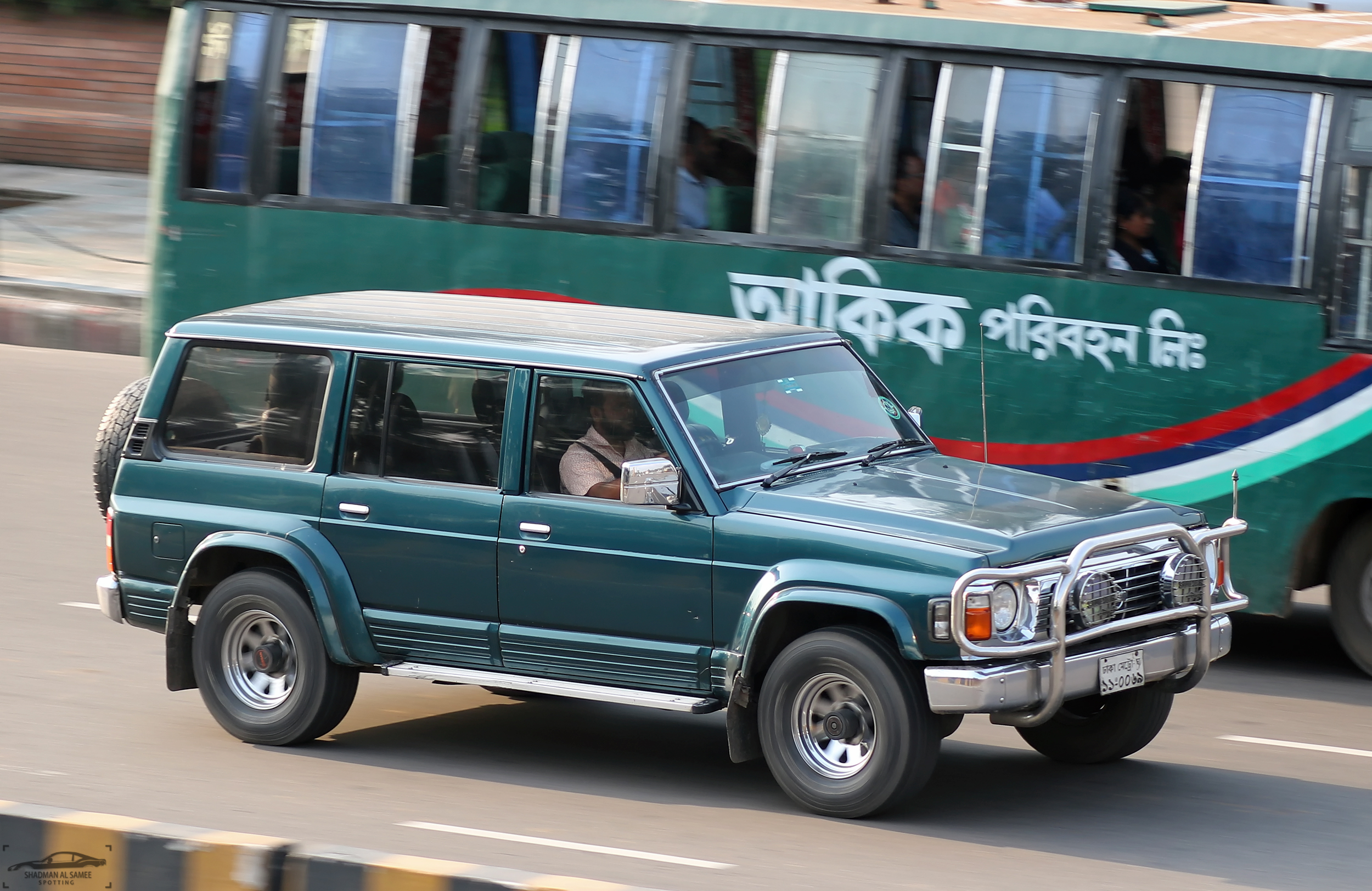 File:Nissan Patrol Y60, Bangladesh. (41033954084).jpg - Wikimedia Commons