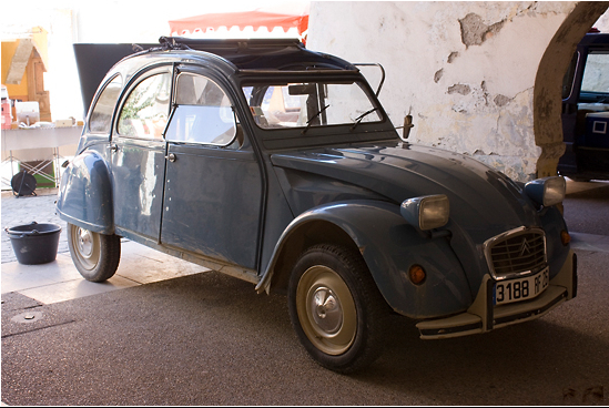 File:Vieille 2 CV.jpg