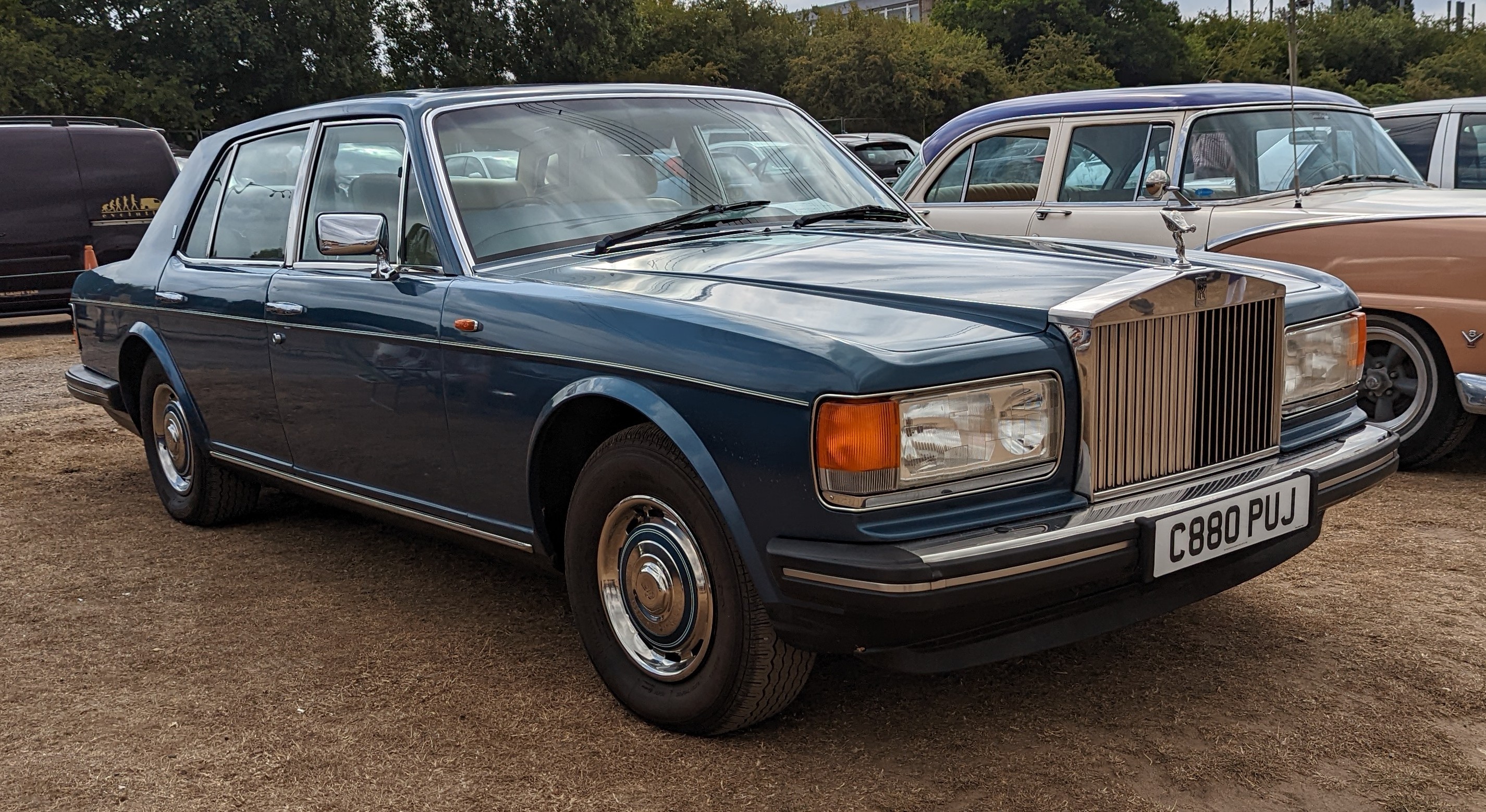 Royce silver spirit. Rolls-Royce Silver Spirit. Роллс Ройс Сильвер спирит универсал. Роллс Ройс Сильвер спирит 1986 года. Роллс Ройс Сильвер спирит 1982 года.