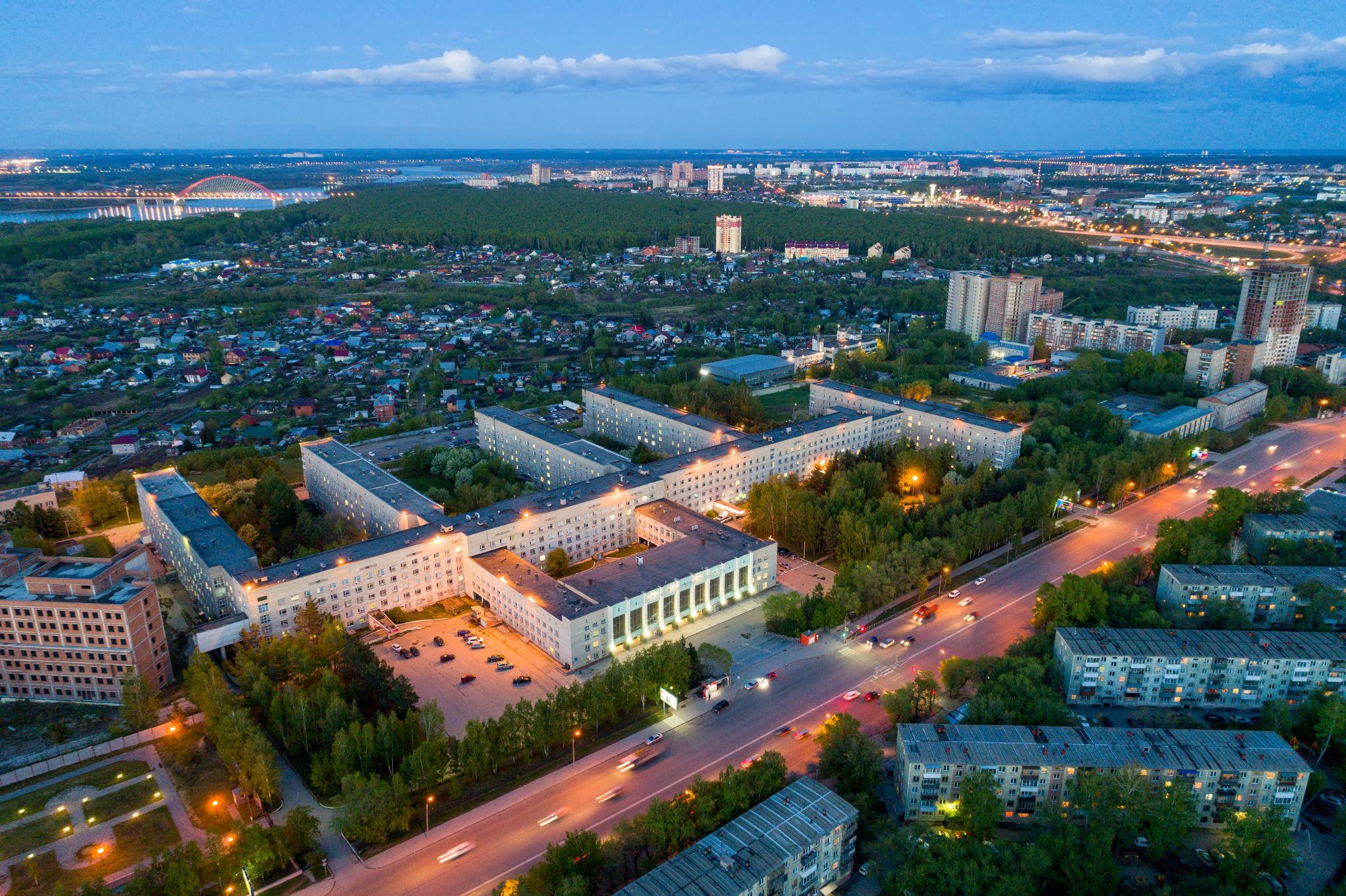 Новосибирская область г новосибирск. Областная больница Новос. Новосибирская клиническая больница. Новосибирская городская областная клиническая больница. Областная клиническая поликлиника Новосибирск.