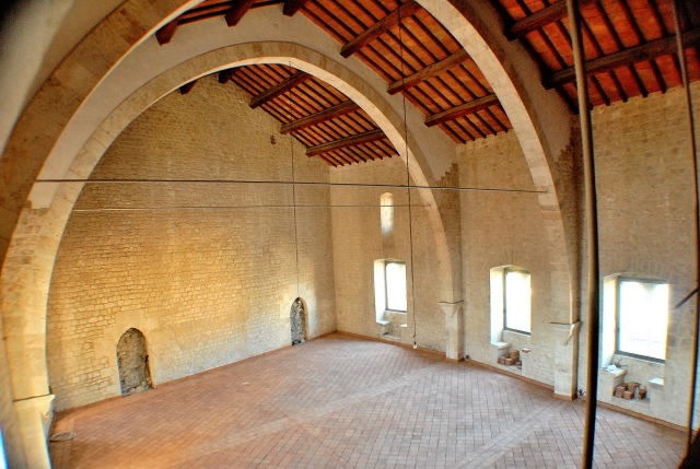 The great hall with pointed arches on the top floor of the Gottifredo Palace, restored in 2010 20140508 Palazzo Gottifredo Sala Archi.JPG