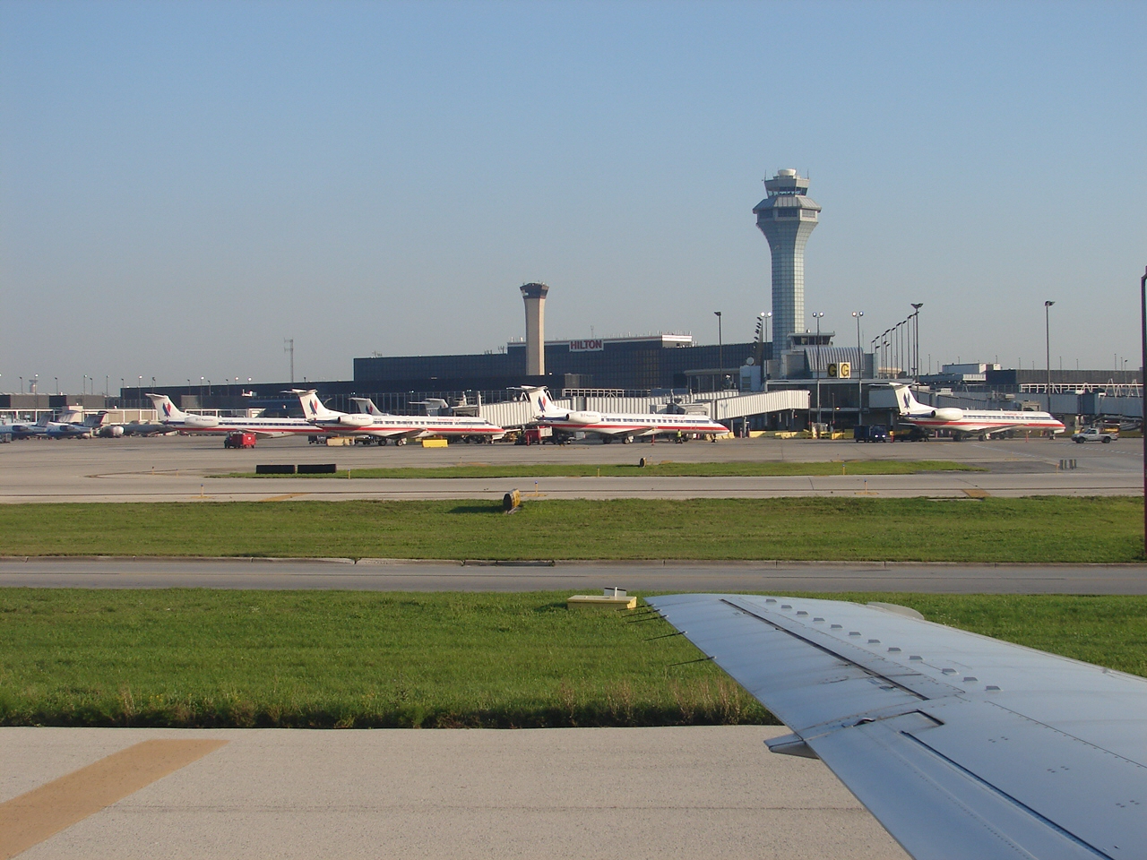 American Eagle in ORD (3887756339).jpg