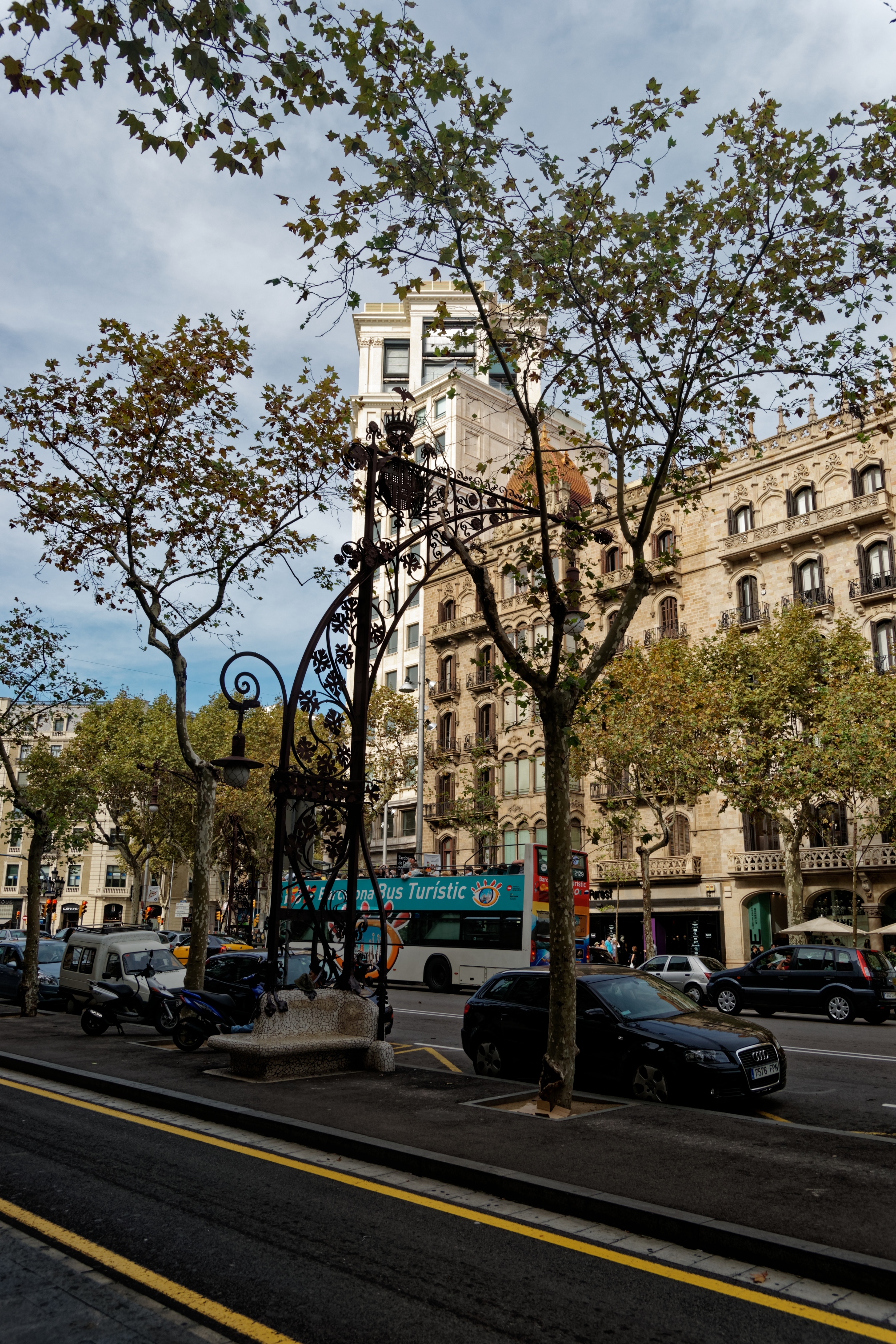 Passeig De Gracia  Streets & Transportation