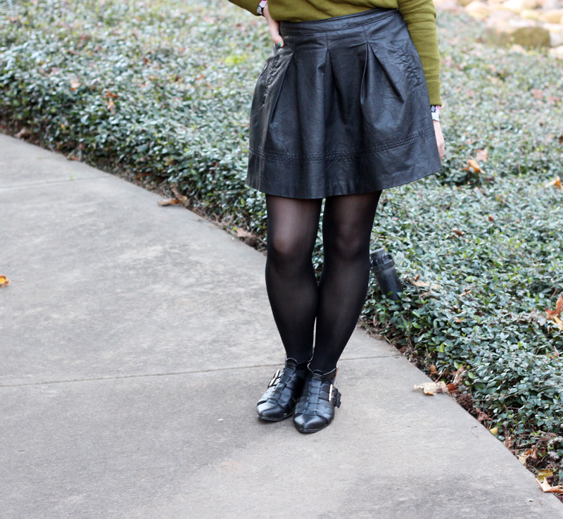 Black Leather Mini Skirt with Black Wool Tights Outfits (5 ideas & outfits)  | Lookastic
