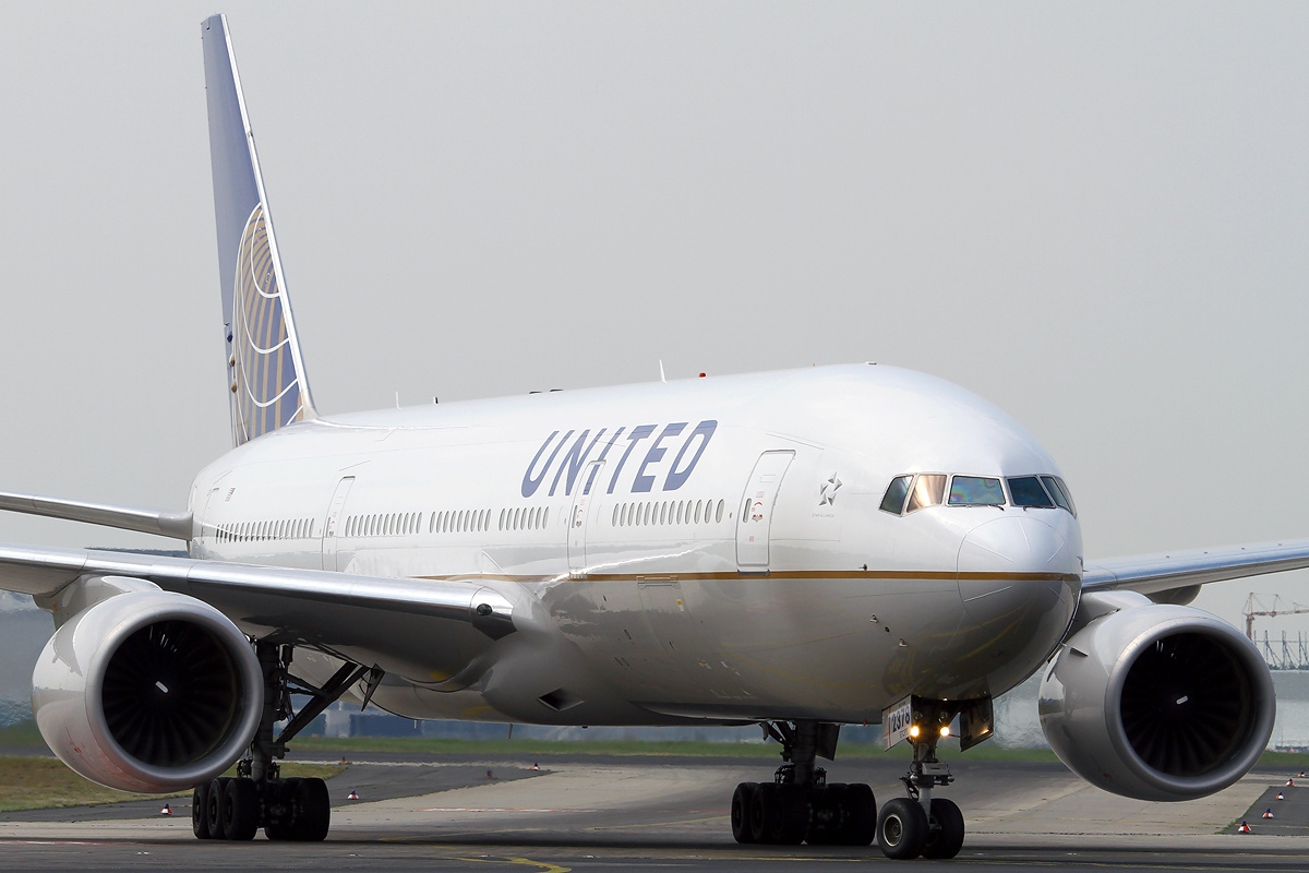 file-boeing-777-222-united-airlines-an1914129-jpg-wikimedia-commons