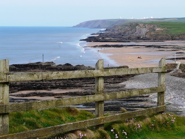 File:Bude Haven, Summerleaze Beach - geograph.org.uk - 1304556.jpg