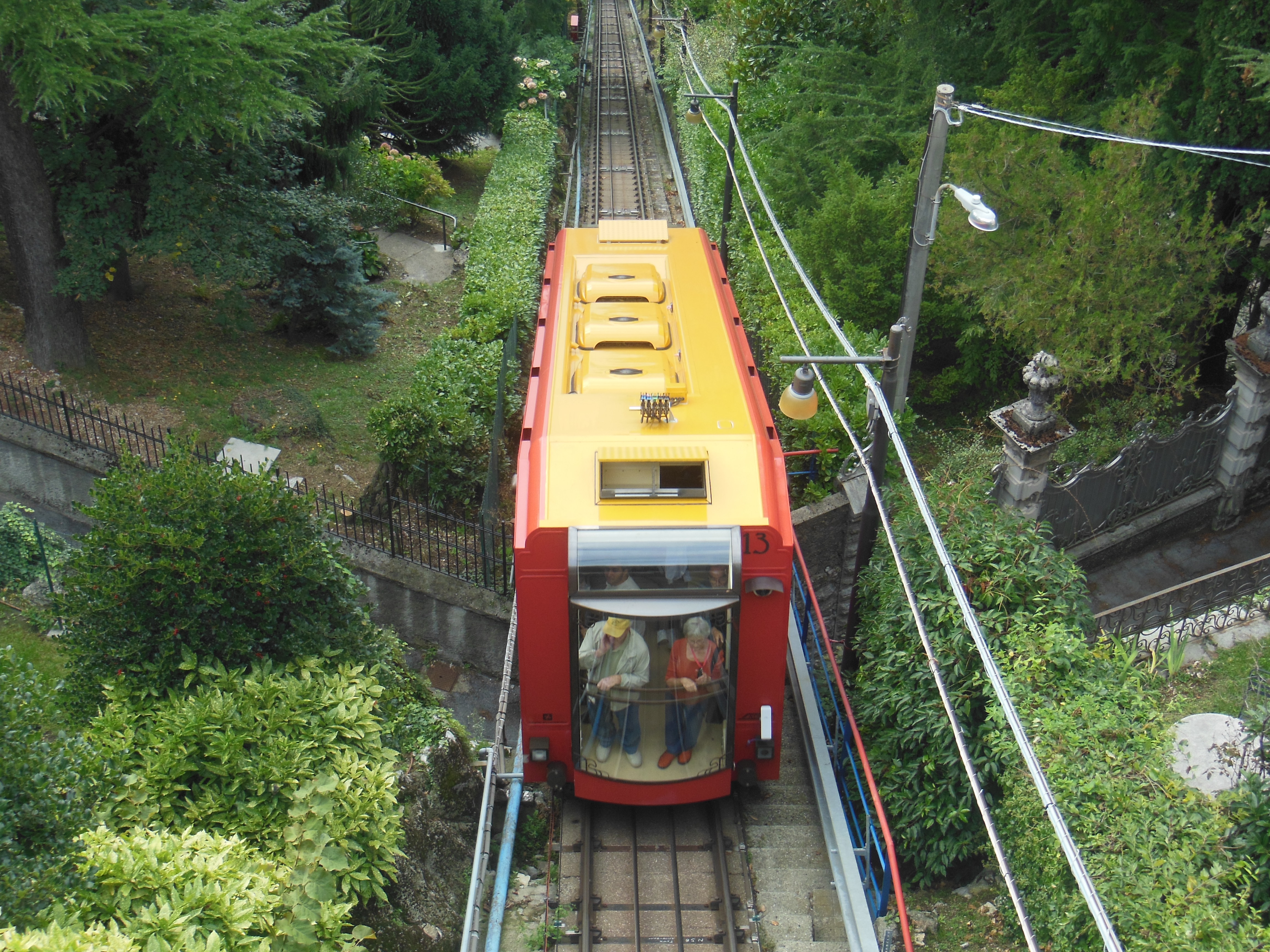 File Como Brunate funicular October 2012 09.jpg Wikimedia Commons