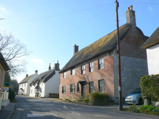 File:Cottages Okeford Fitzpaine - geograph.org.uk - 2765676.jpg