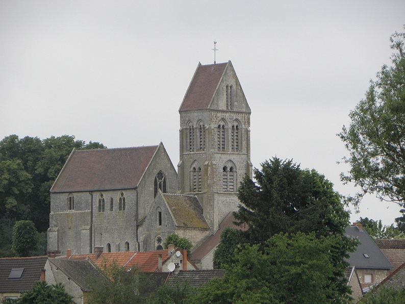 File:Courville (51) Église Extérieur 2.jpg