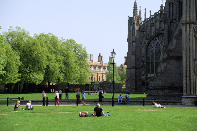 File:Ely Cathedral Grounds - geograph.org.uk - 828238.jpg